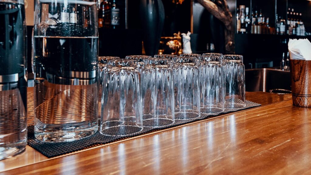 Bar mat for dish-drying area